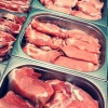Цены на свинину в России продолжают резко падать
